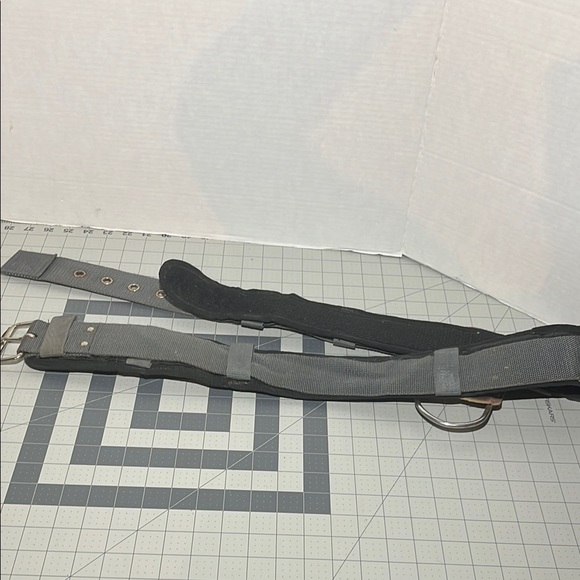 Gray and Tan Belt Bag with Sleek Design - Picture 4 of 6